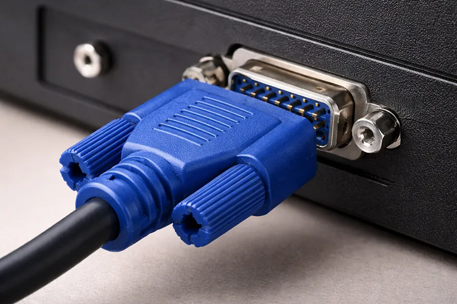 外部モニター 接続端子 VGA コネクタの例